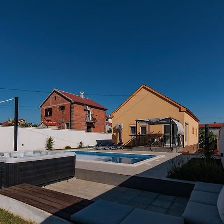 Villa Family And Friends Private Heated Pool With Jacuzzi ซาดาร์ ภายนอก รูปภาพ