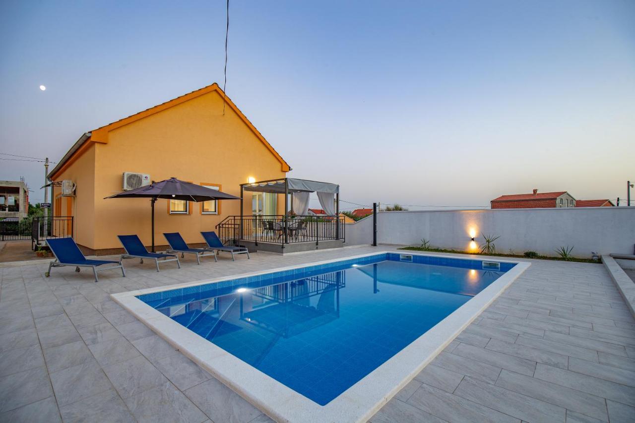 Villa Family And Friends Private Heated Pool With Jacuzzi ซาดาร์ ภายนอก รูปภาพ
