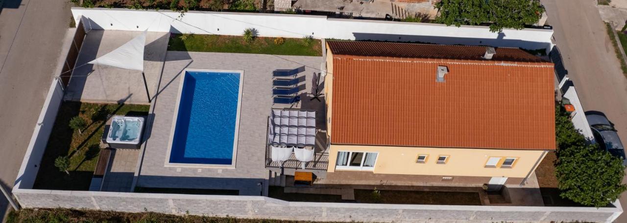 Villa Family And Friends Private Heated Pool With Jacuzzi ซาดาร์ ภายนอก รูปภาพ