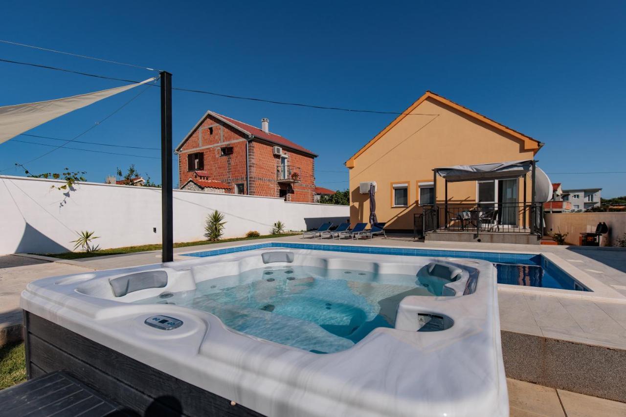 Villa Family And Friends Private Heated Pool With Jacuzzi ซาดาร์ ภายนอก รูปภาพ