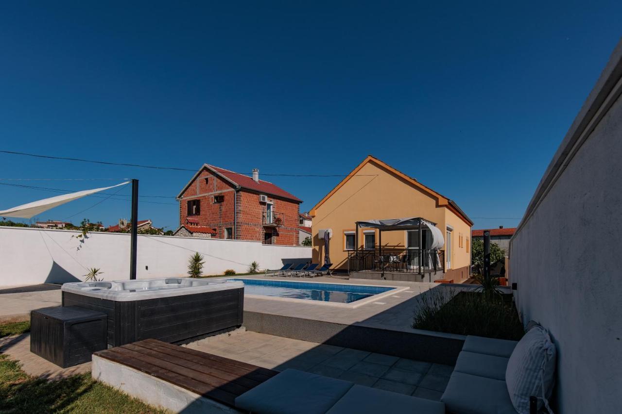 Villa Family And Friends Private Heated Pool With Jacuzzi ซาดาร์ ภายนอก รูปภาพ