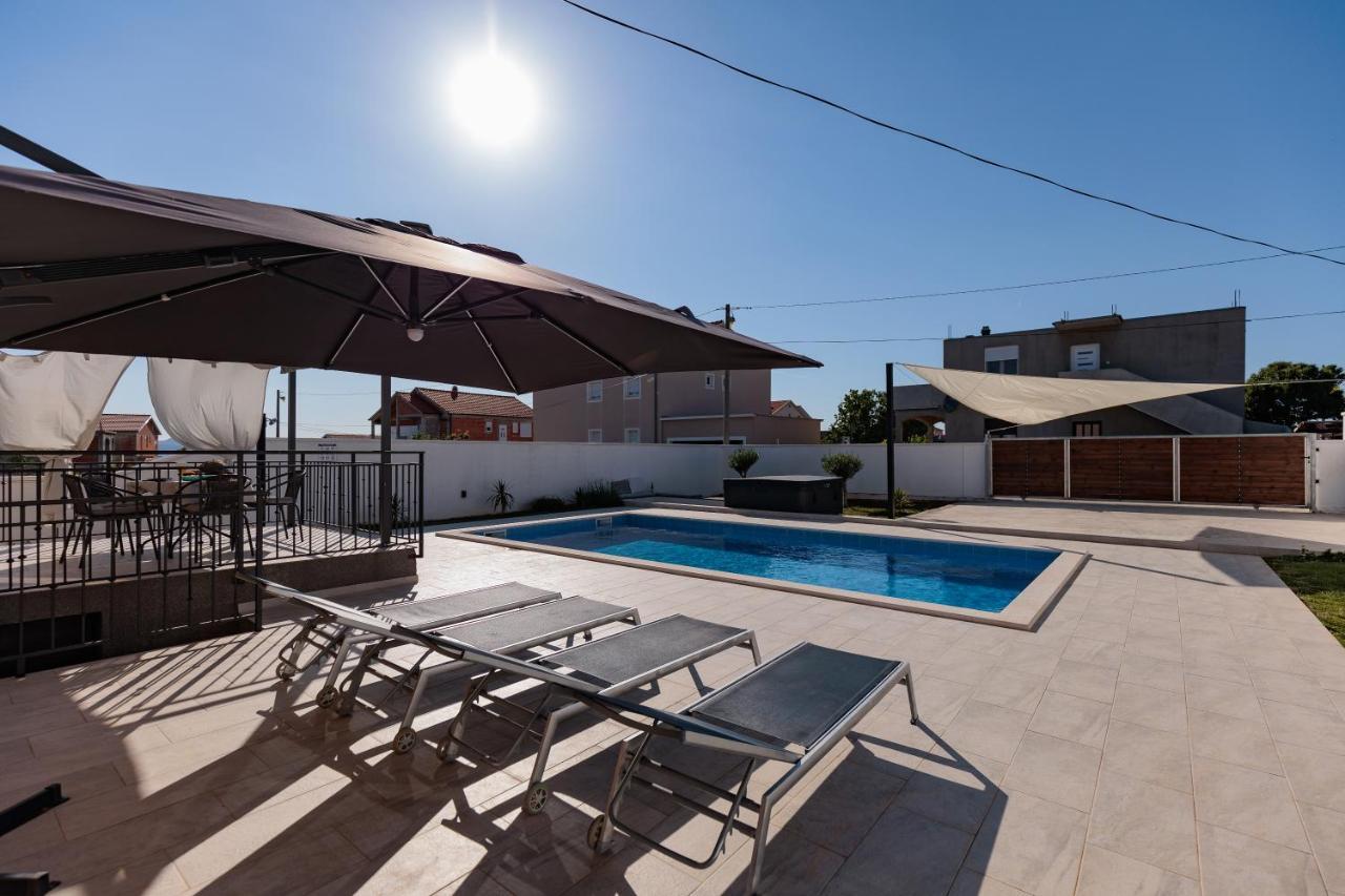 Villa Family And Friends Private Heated Pool With Jacuzzi ซาดาร์ ภายนอก รูปภาพ