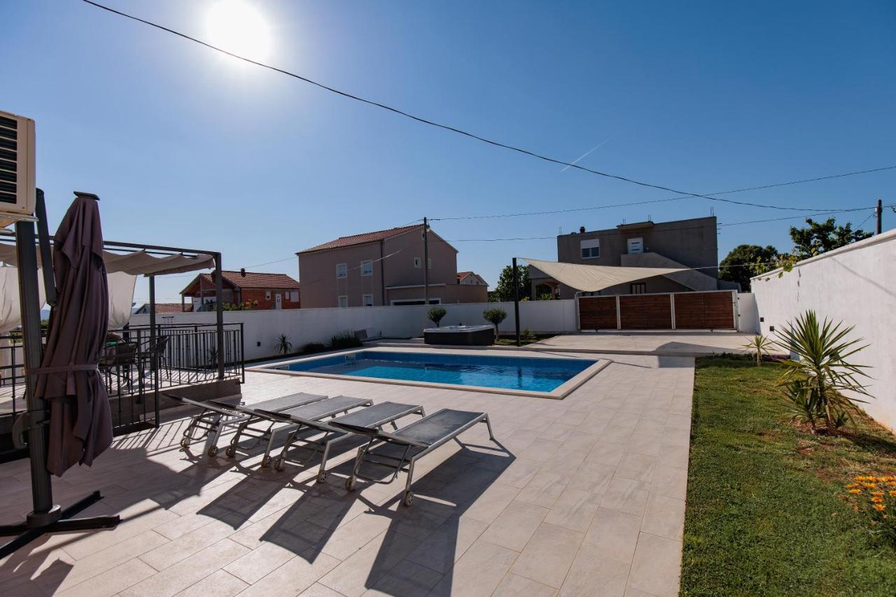 Villa Family And Friends Private Heated Pool With Jacuzzi ซาดาร์ ภายนอก รูปภาพ